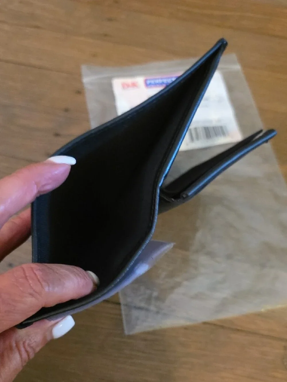 Perfect Fit Shield Wallet: Badge Cutout 185/ Leather/ NEW